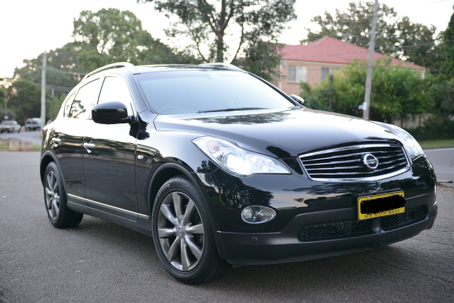 2013 Nissan Skyline Crossover Premium